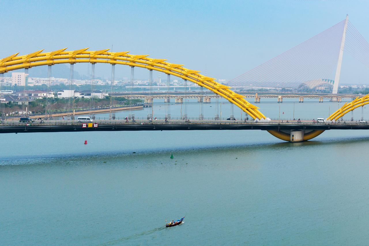Happy Day Riverside & By Haviland Da Nang