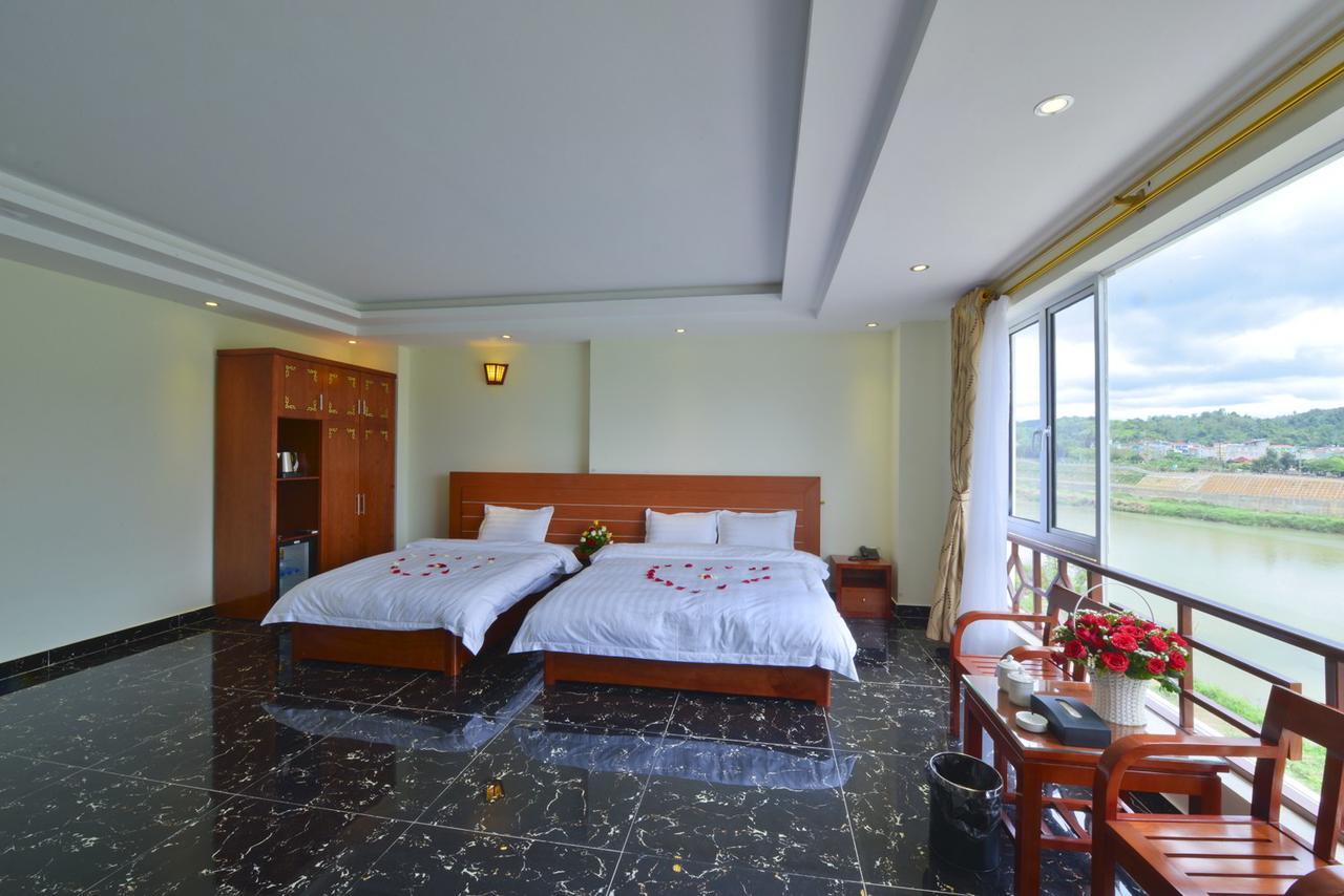 Sen Trang Hotel 2*
