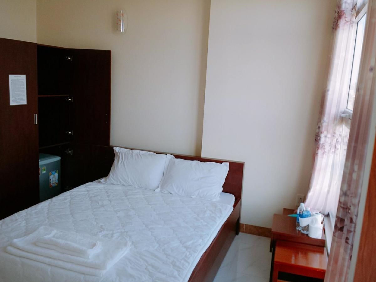 Tan Phu Khách sạn