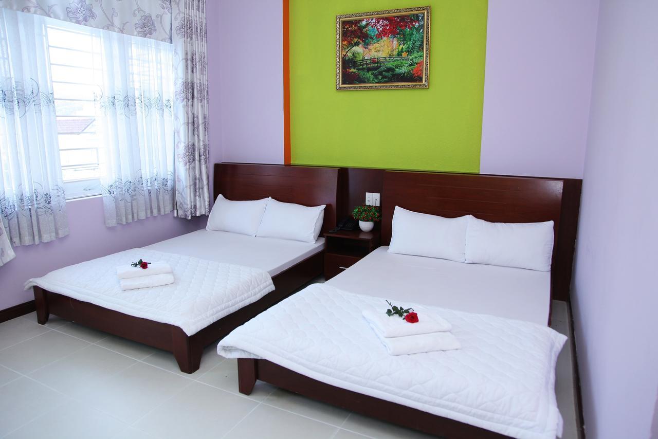 Ngoi Sao Hotel *