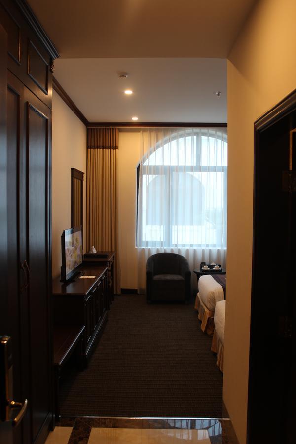 Khách sạn Yen Luxury