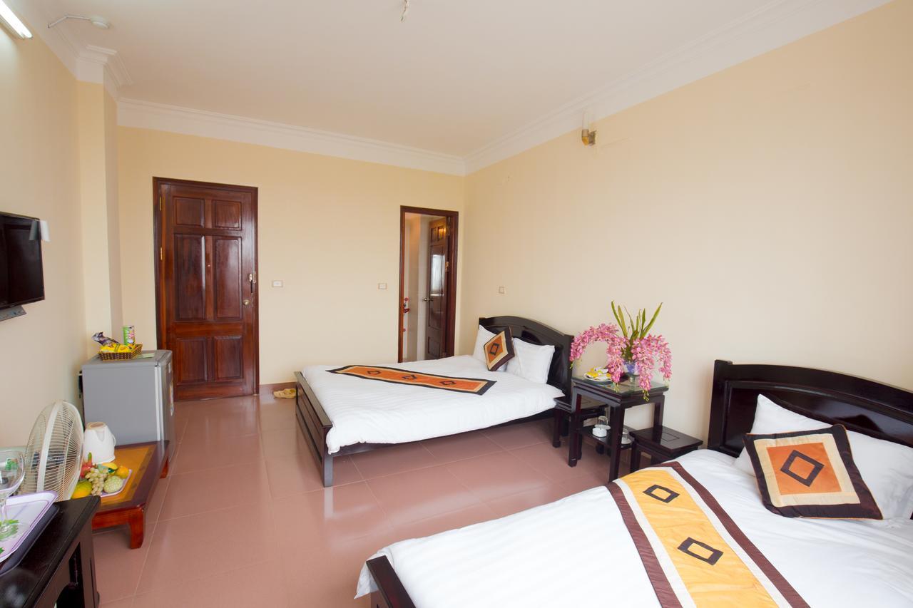 Lotus Hotel 2*