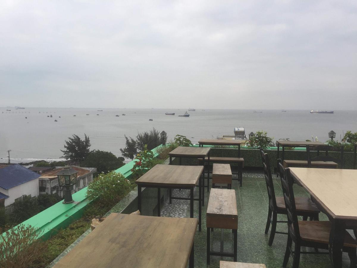 Khách sạn Thủy Young *