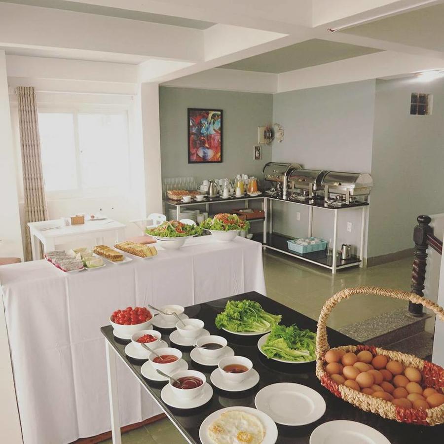 Montana Hotel Khách sạn 2*