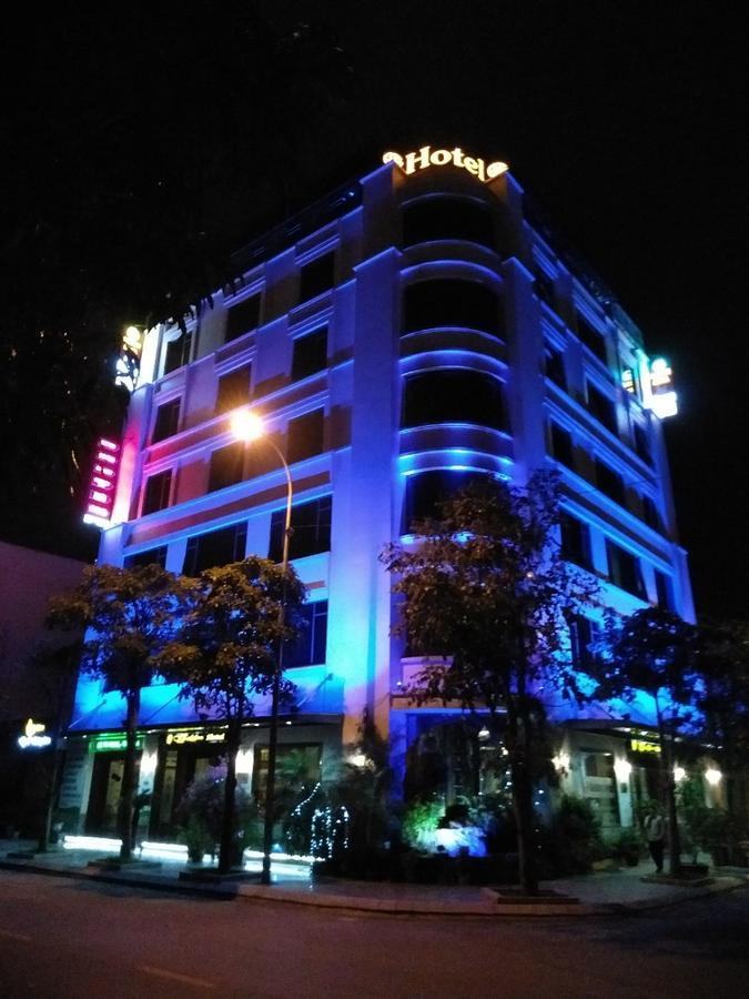 Golden Hotel