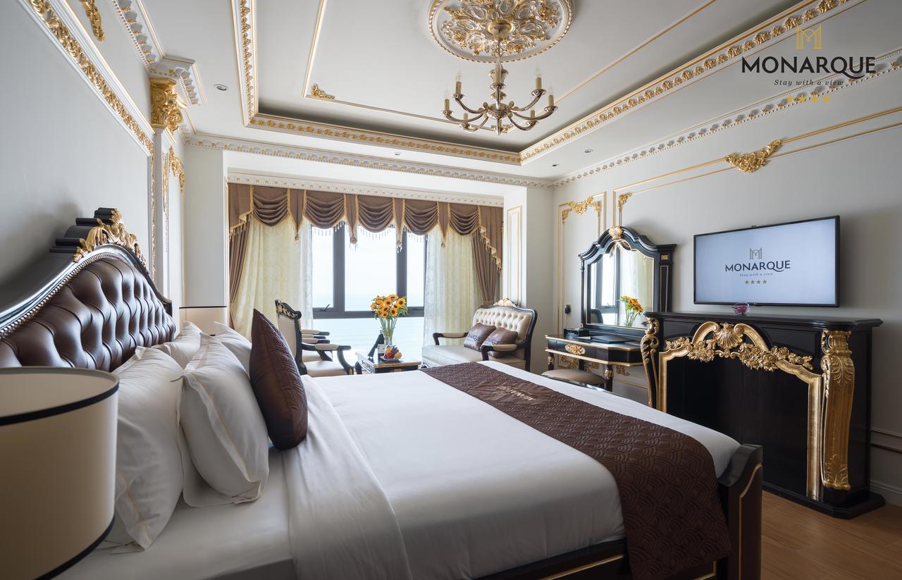 Monarque Hotel 4*