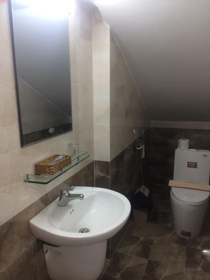 Starhill Hotel 2*