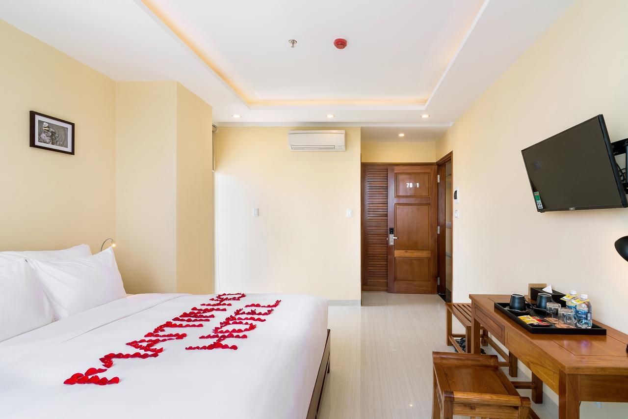 Martin Ho & Hotel 3*