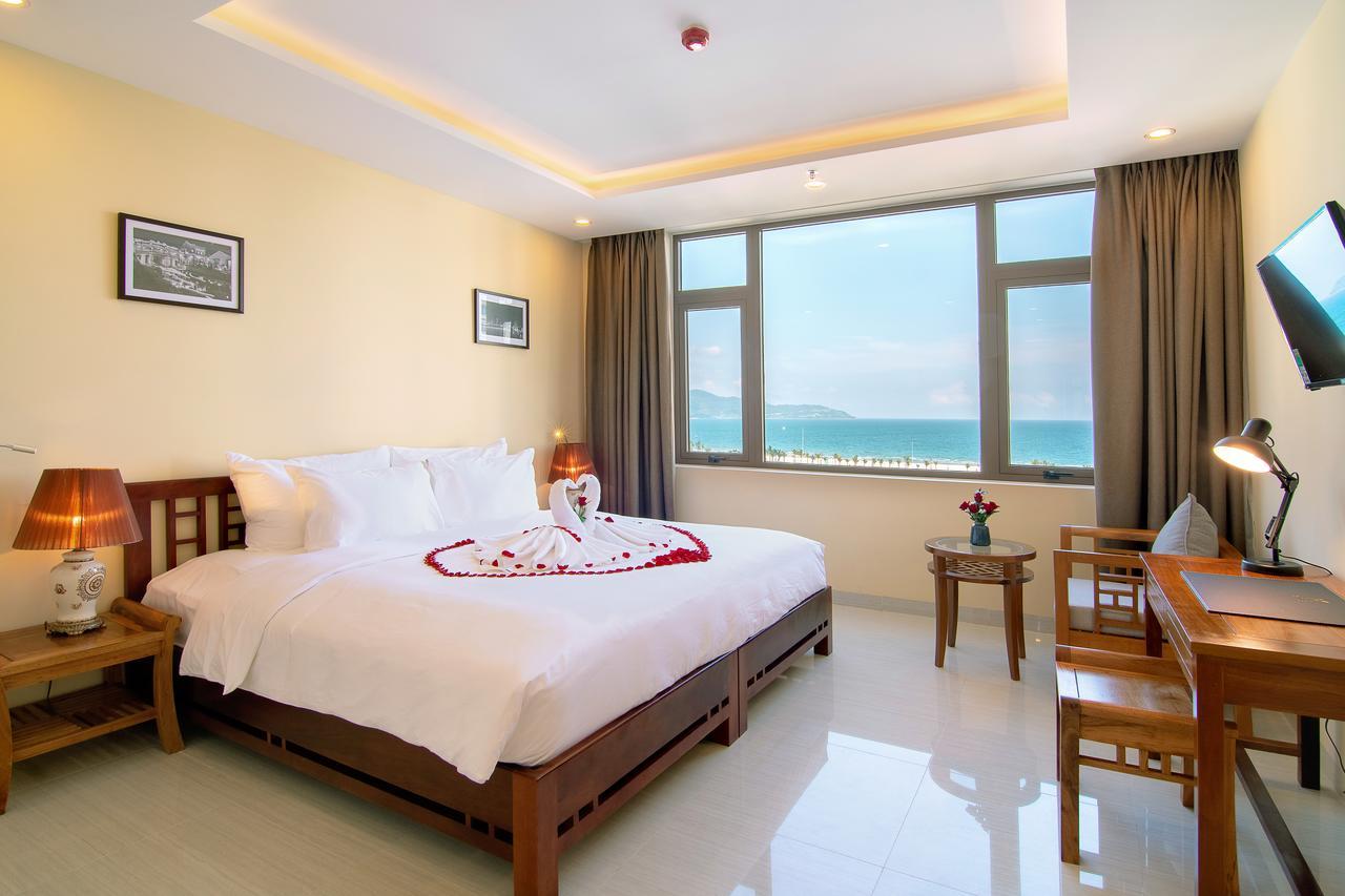 Martin Ho & Hotel 3*