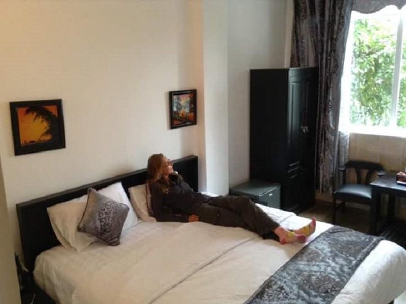 Evelyn Hotel *