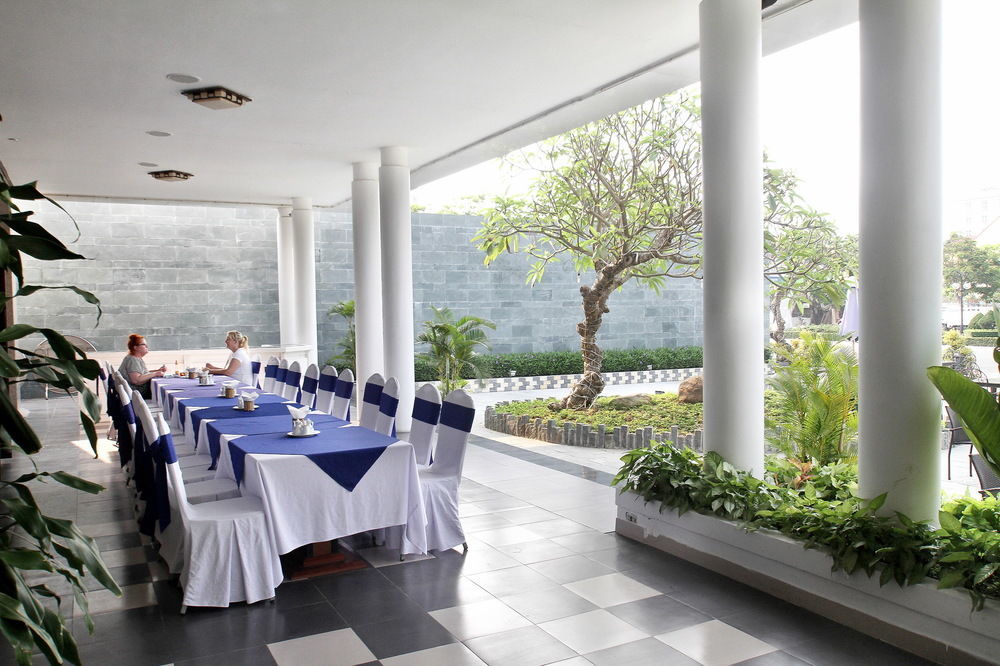 Hotel Flora Beach Hotel & Spa Da Nang