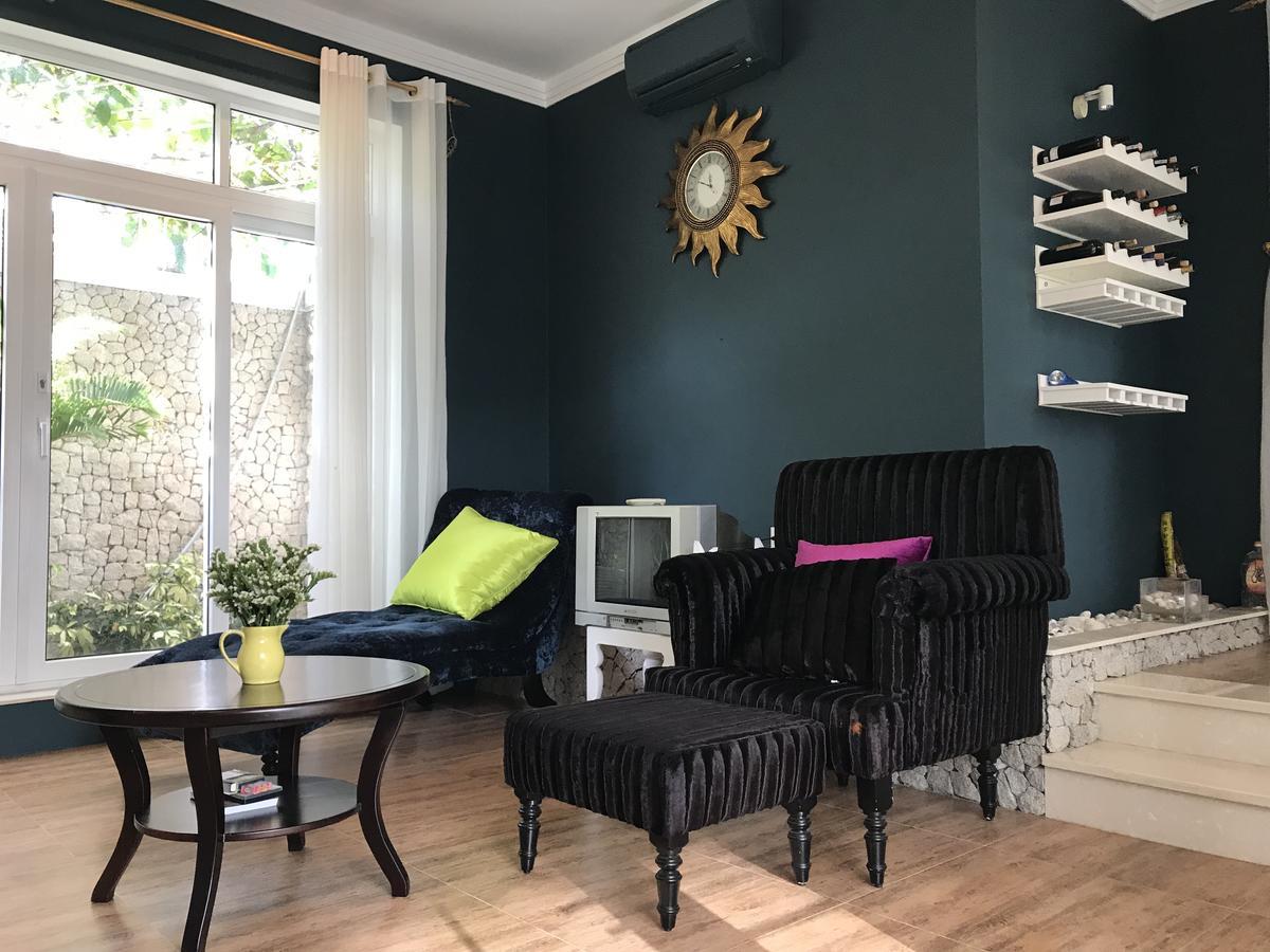 Villa Nancy Caviar *