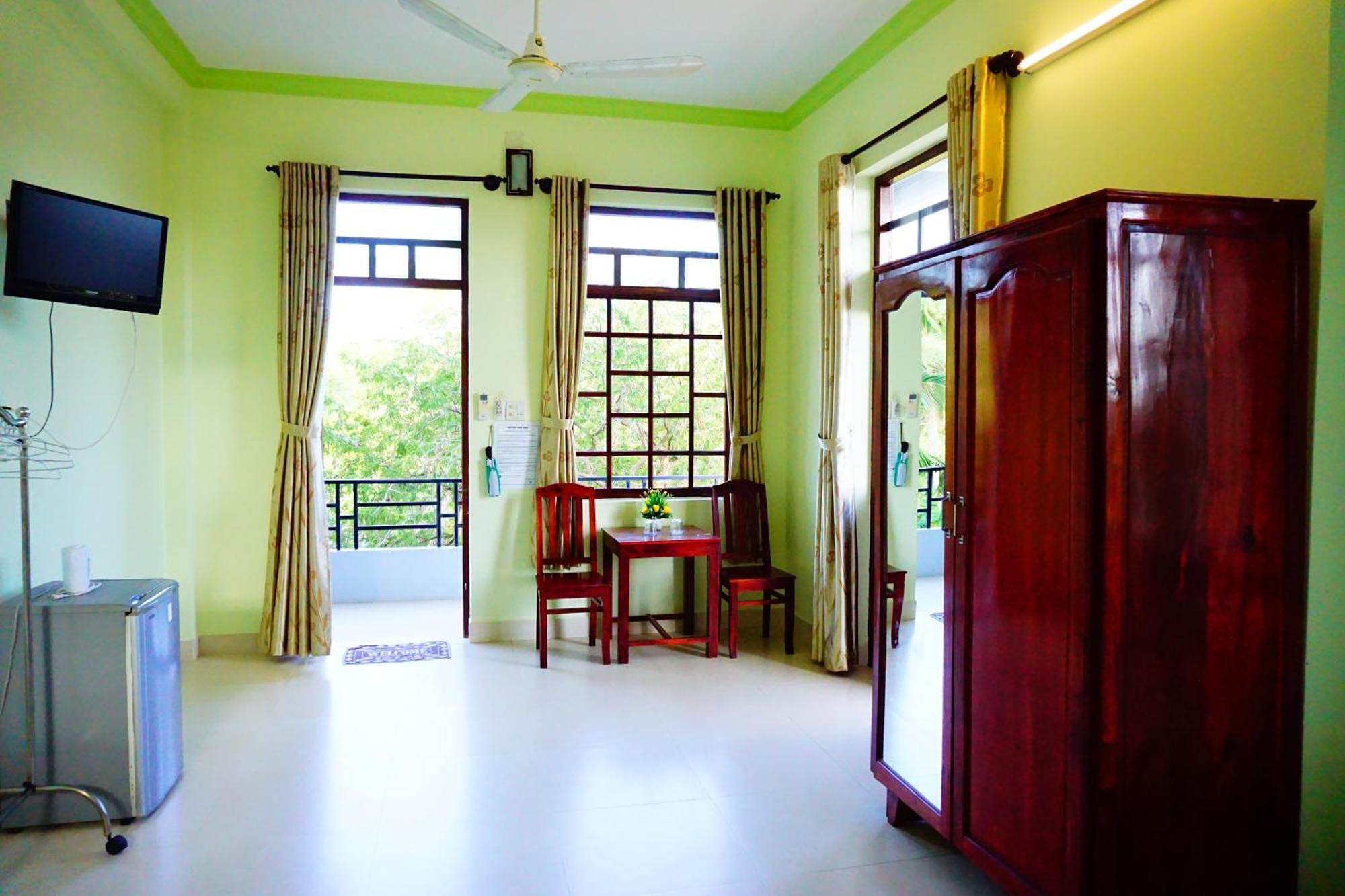 Cat Tien Guest house 2*