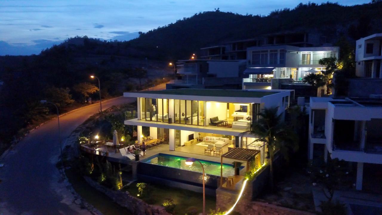 Villa Harbor View