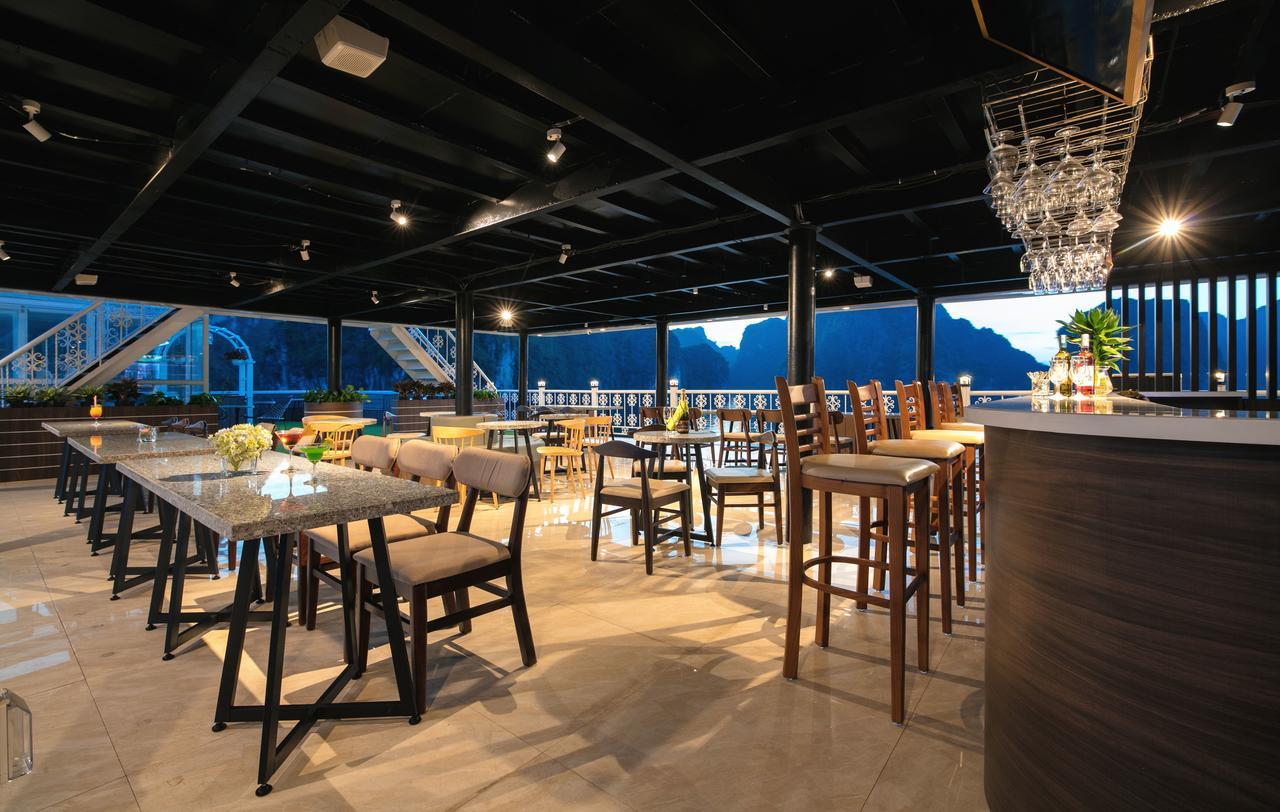 Unicharm Cruise  Ha Long