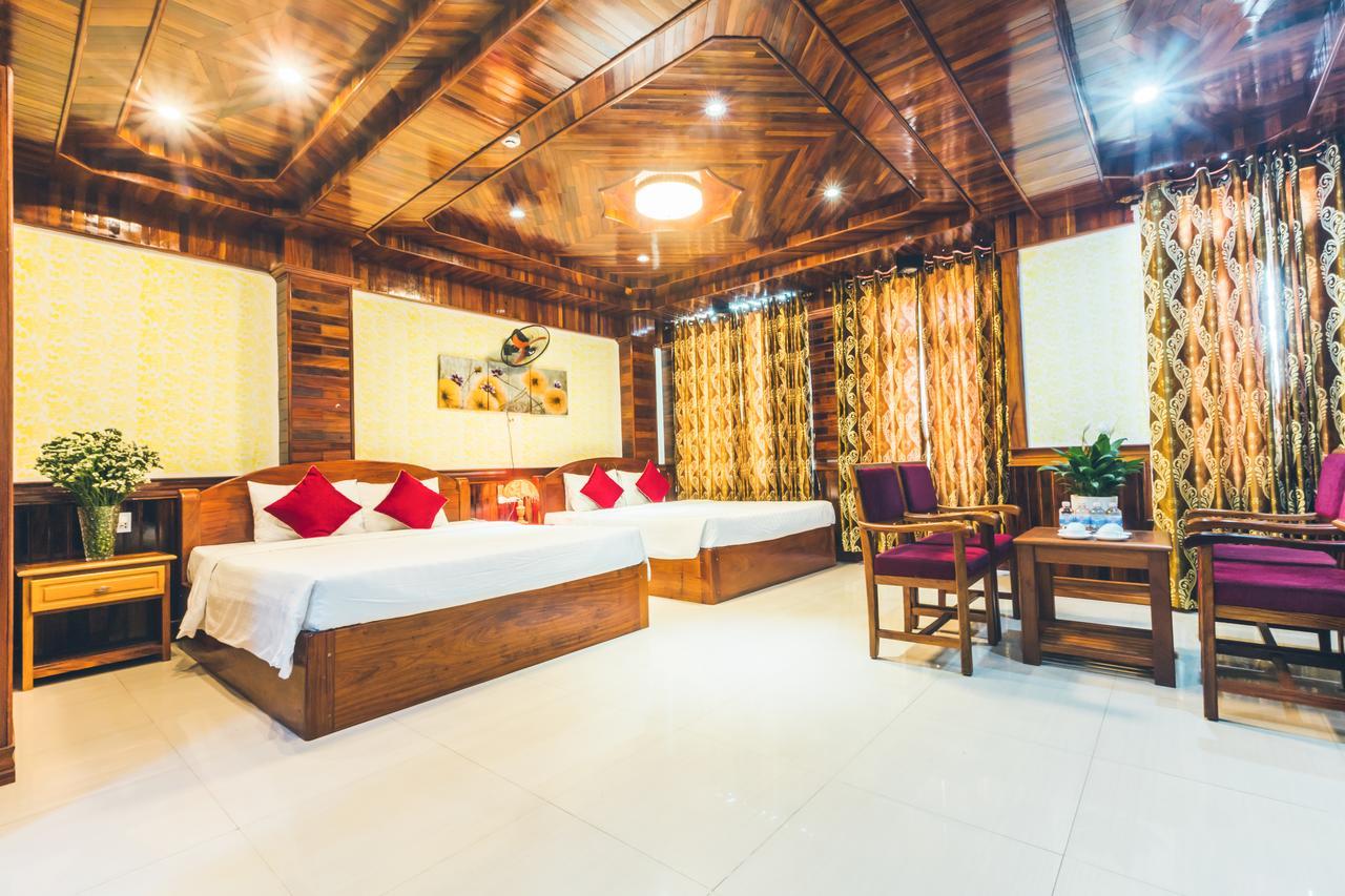 San San Hotel