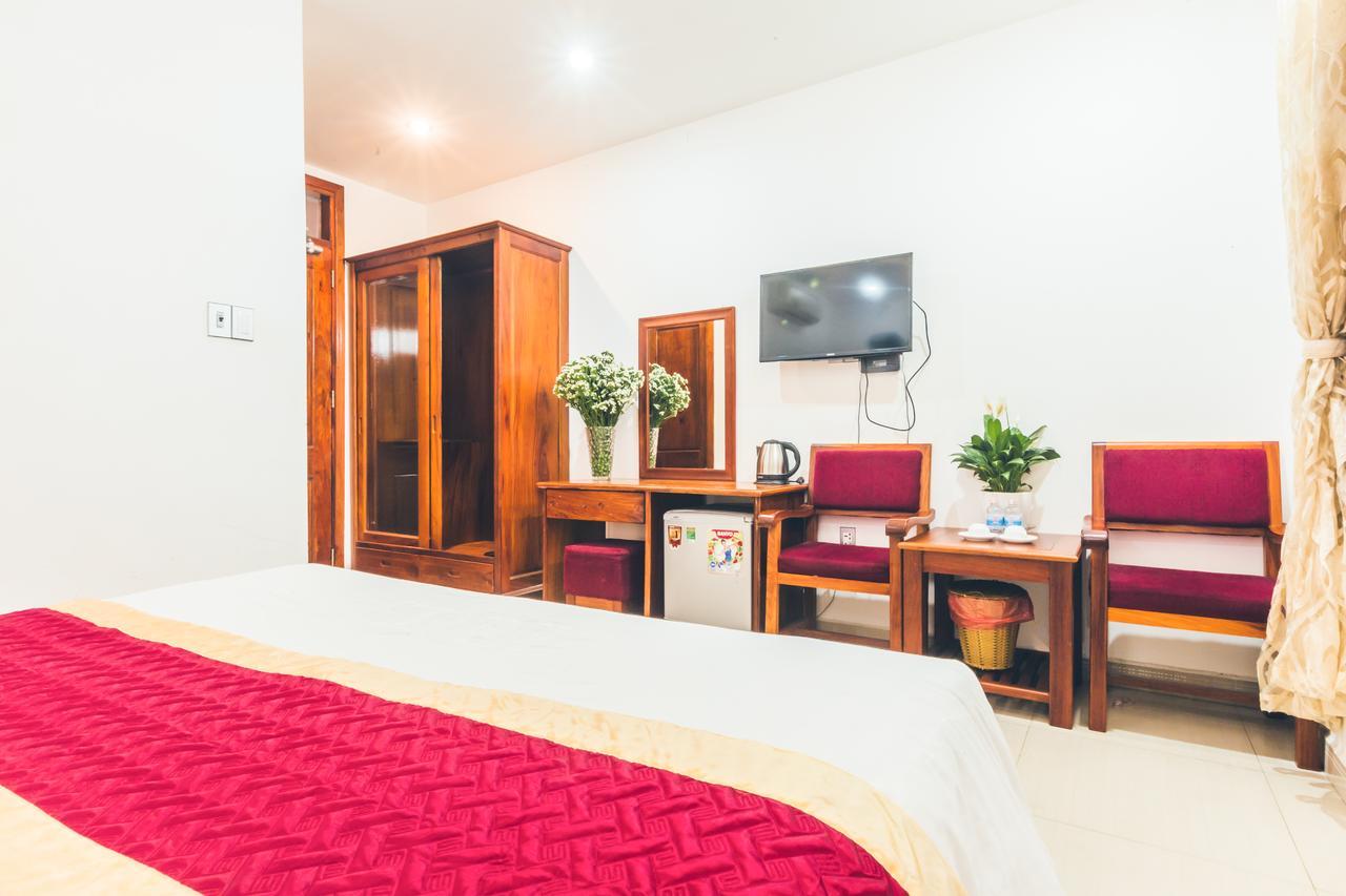 San San Hotel