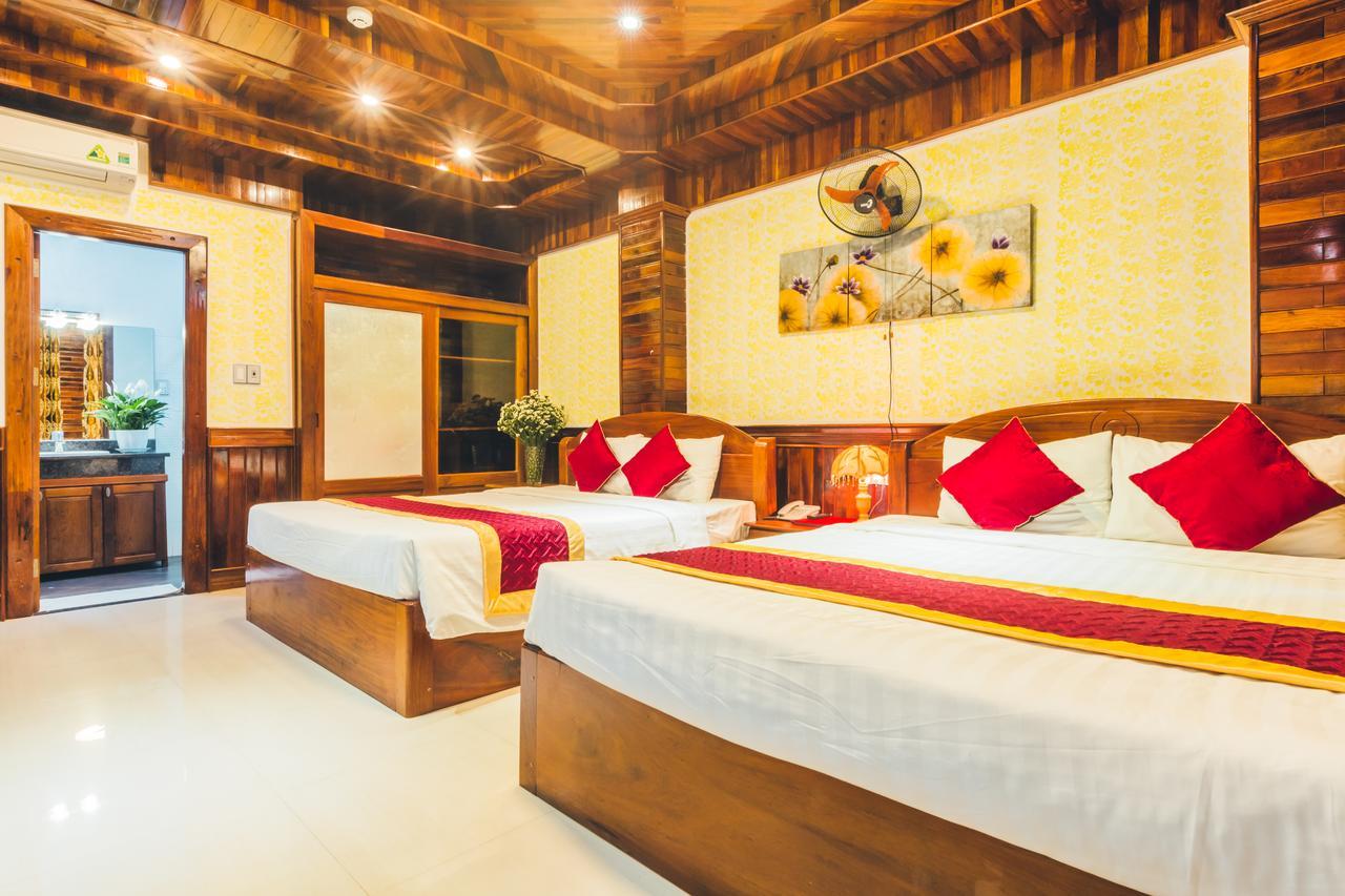 San San Hotel
