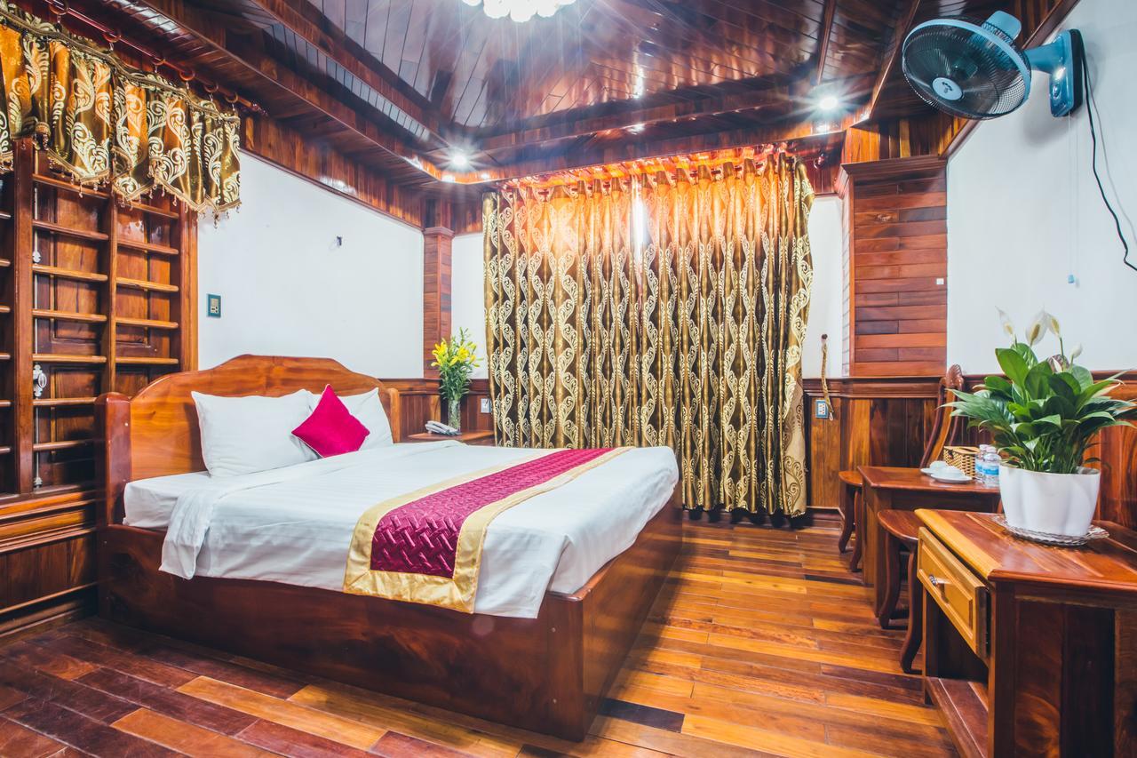 San San Hotel