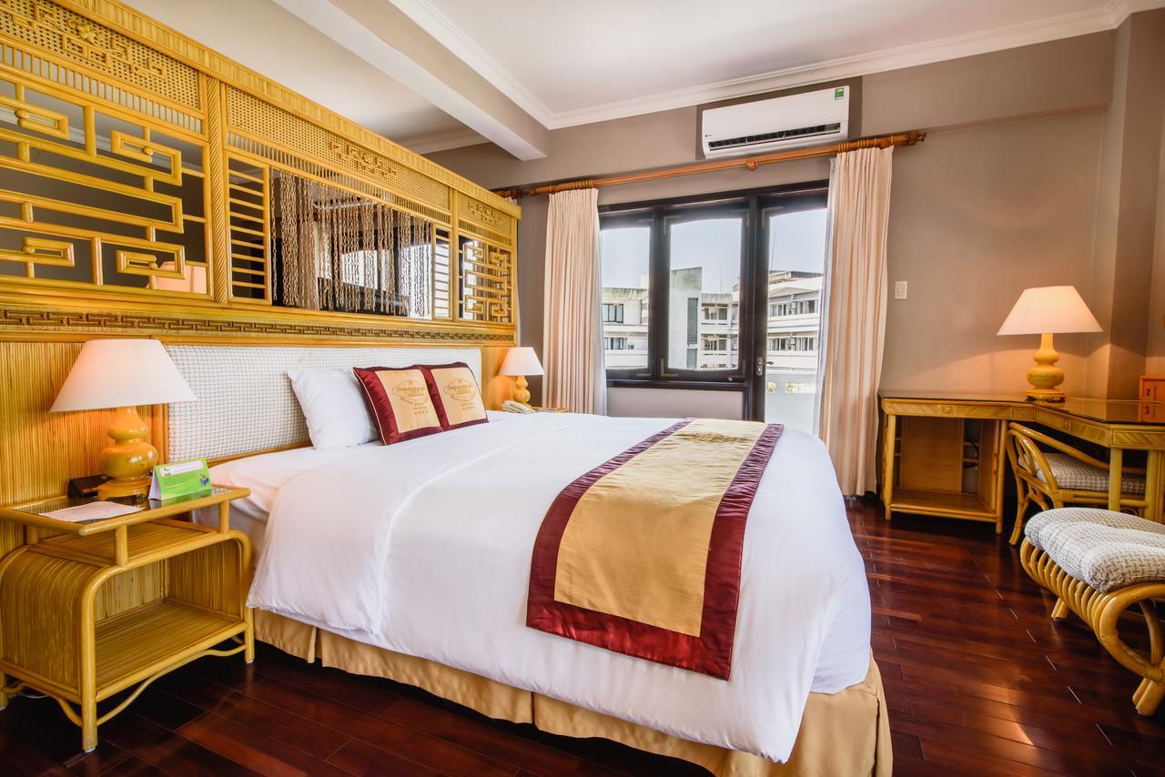 Huong Giang & 4*