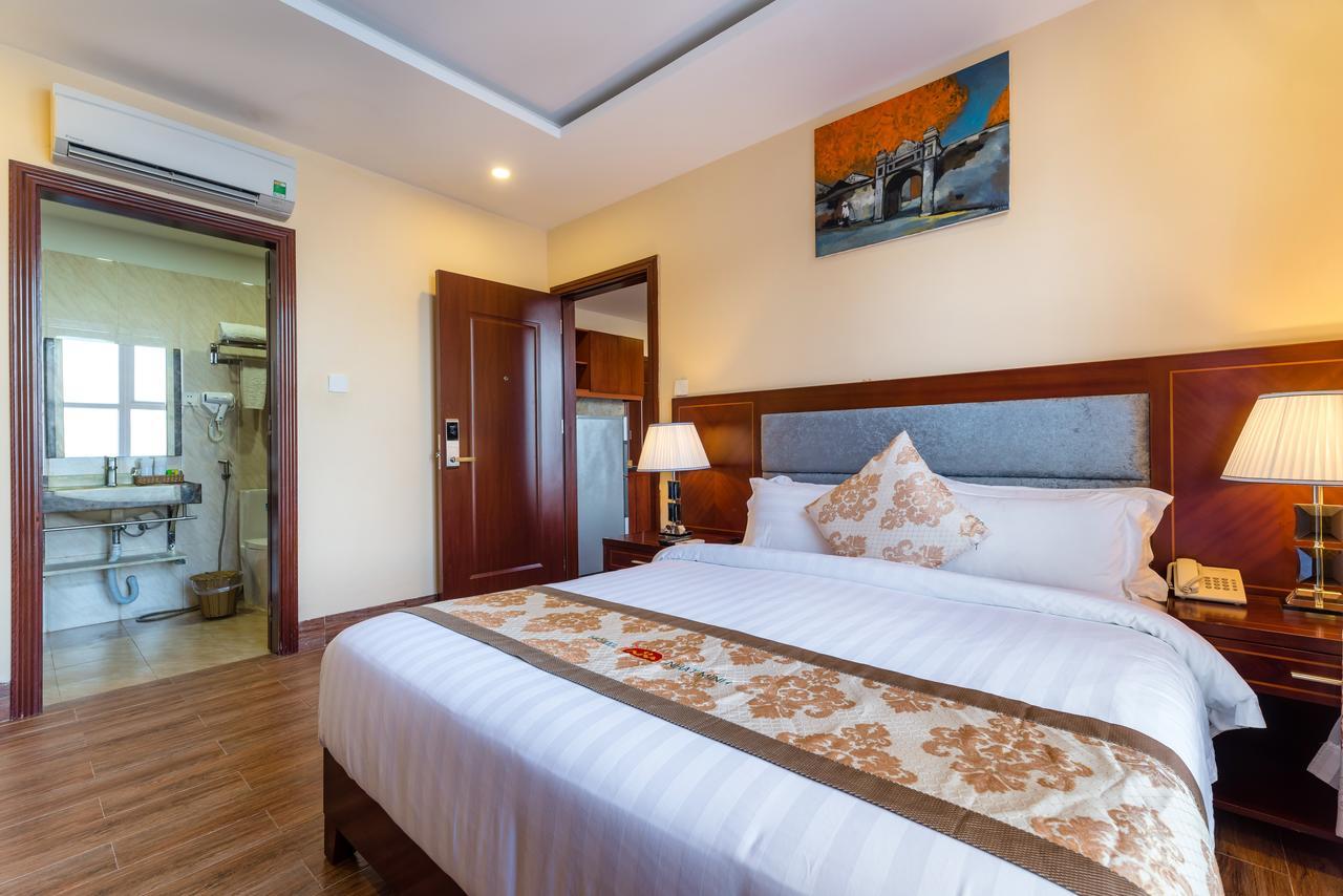 Nhat Minh And 4* Da Nang