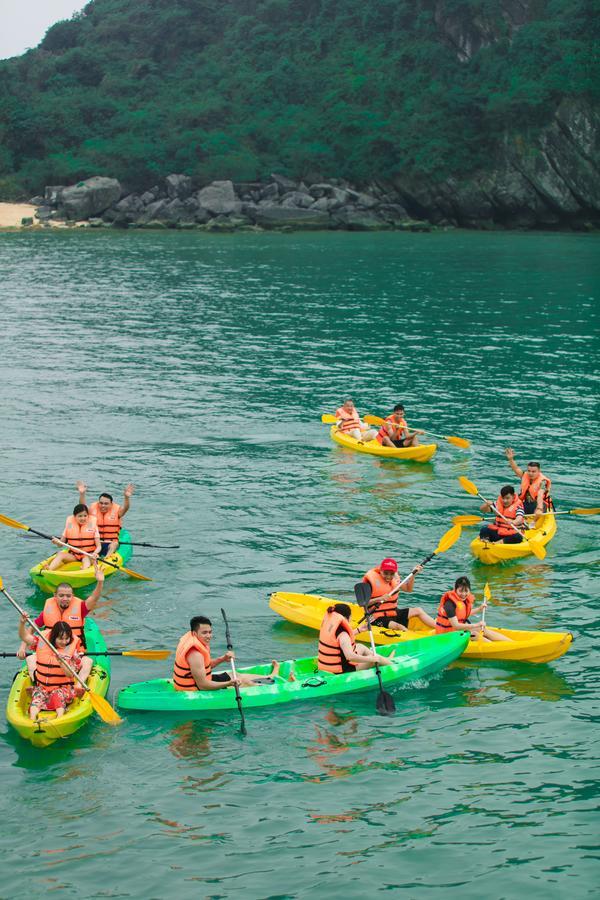 Du Thuyền Fantasea Hạ Long