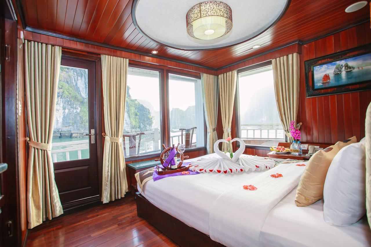 Viola Cruise Halong Bay  4*