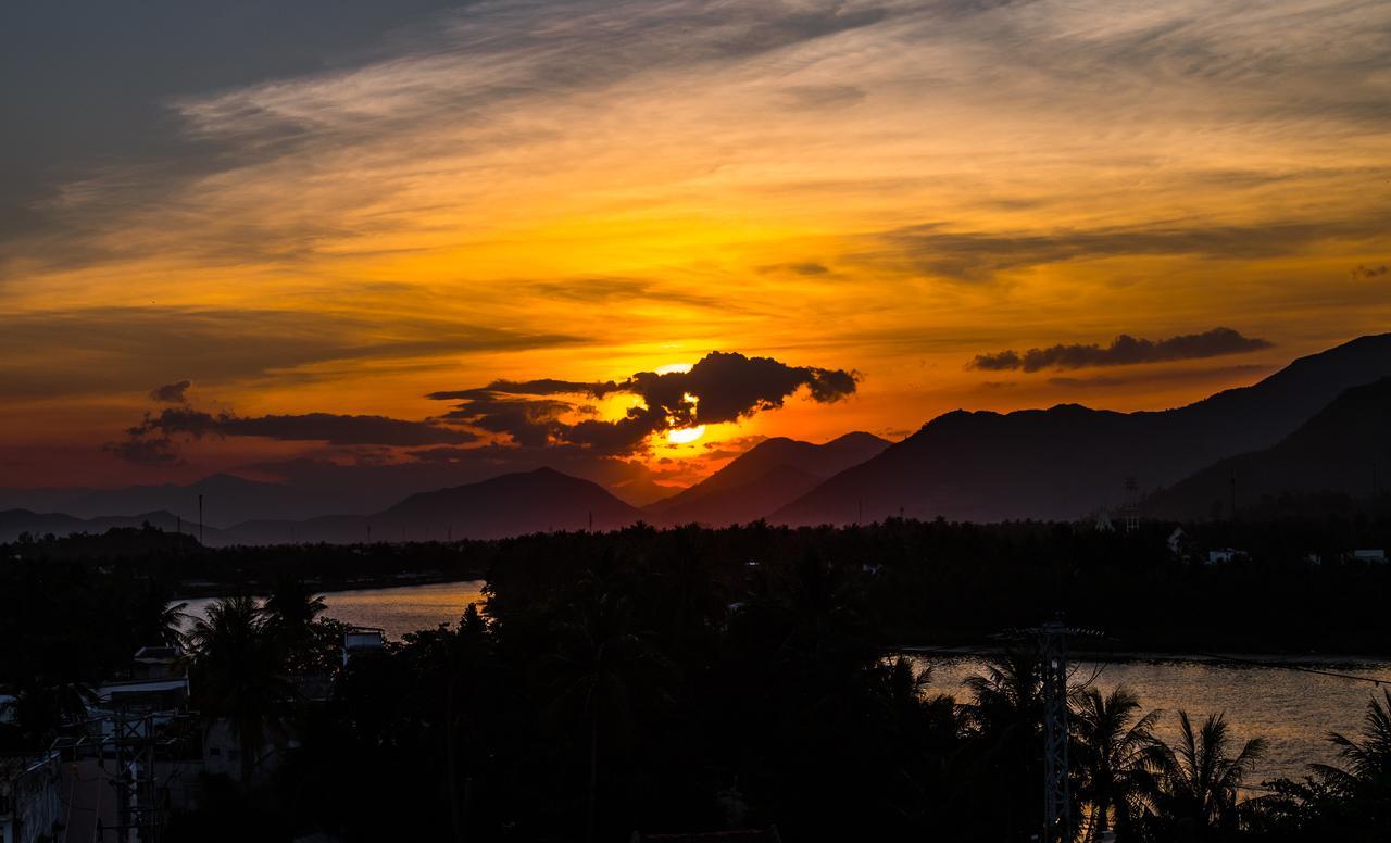 Moonlight Bay & Hotel Nha Trang