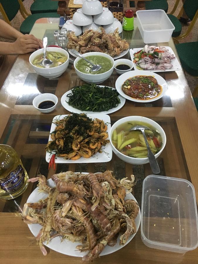 Hotel Khach San Ho Guom