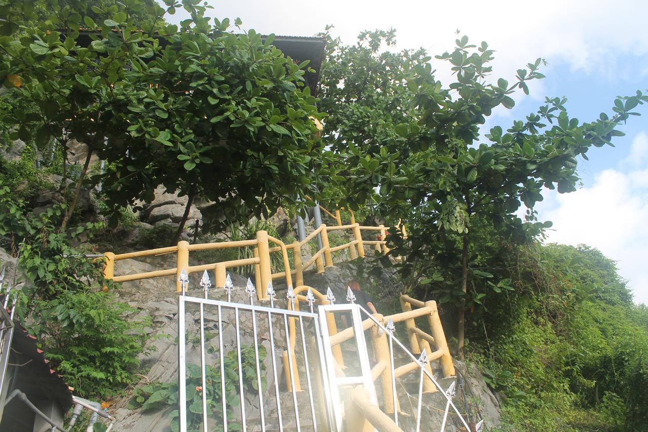 Cat Ba Mountain View 2*