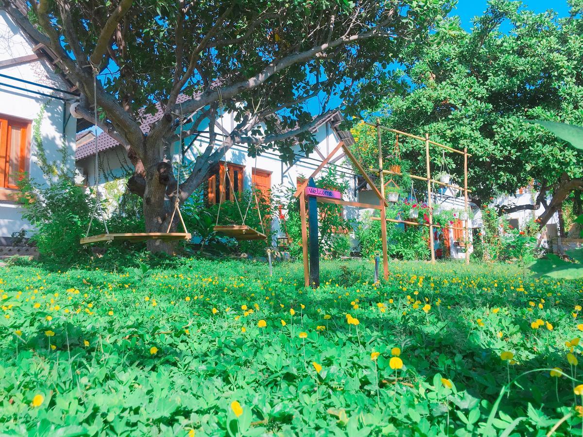 Dao Hoa Vang Khách sạn Cam Ranh