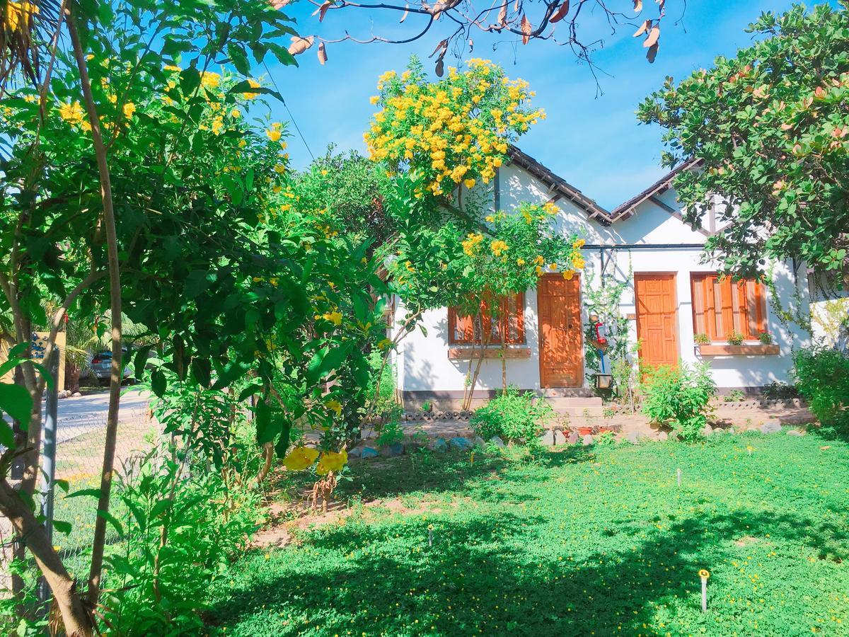 Dao Hoa Vang Khách sạn Cam Ranh