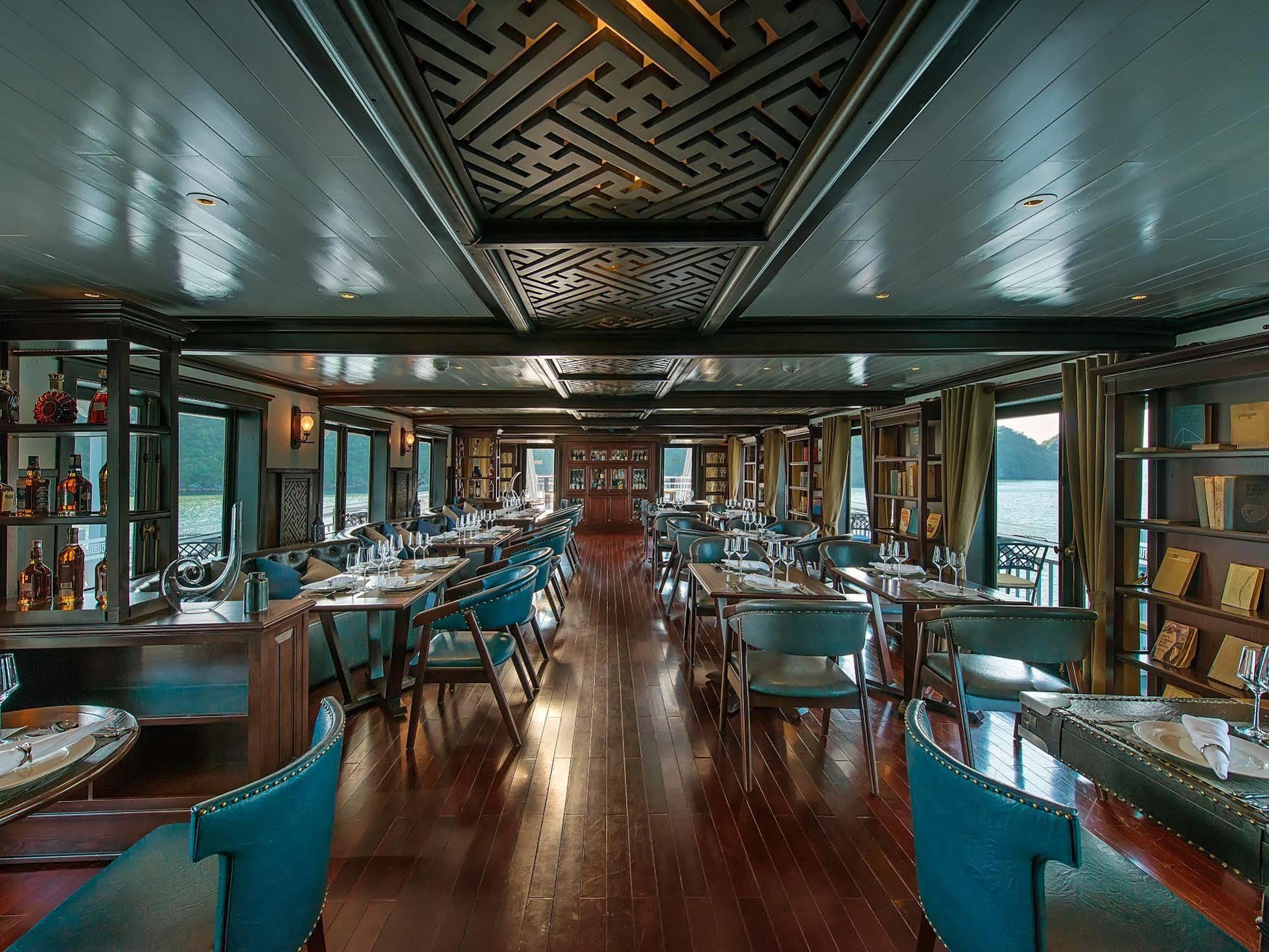 Paradise Sails Cruise  Ha Long