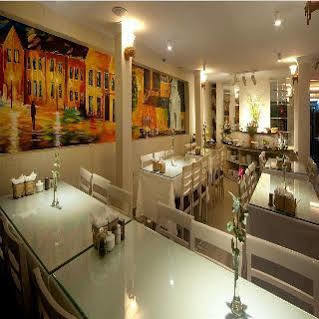 Hotel Silk Castle & Hanoi