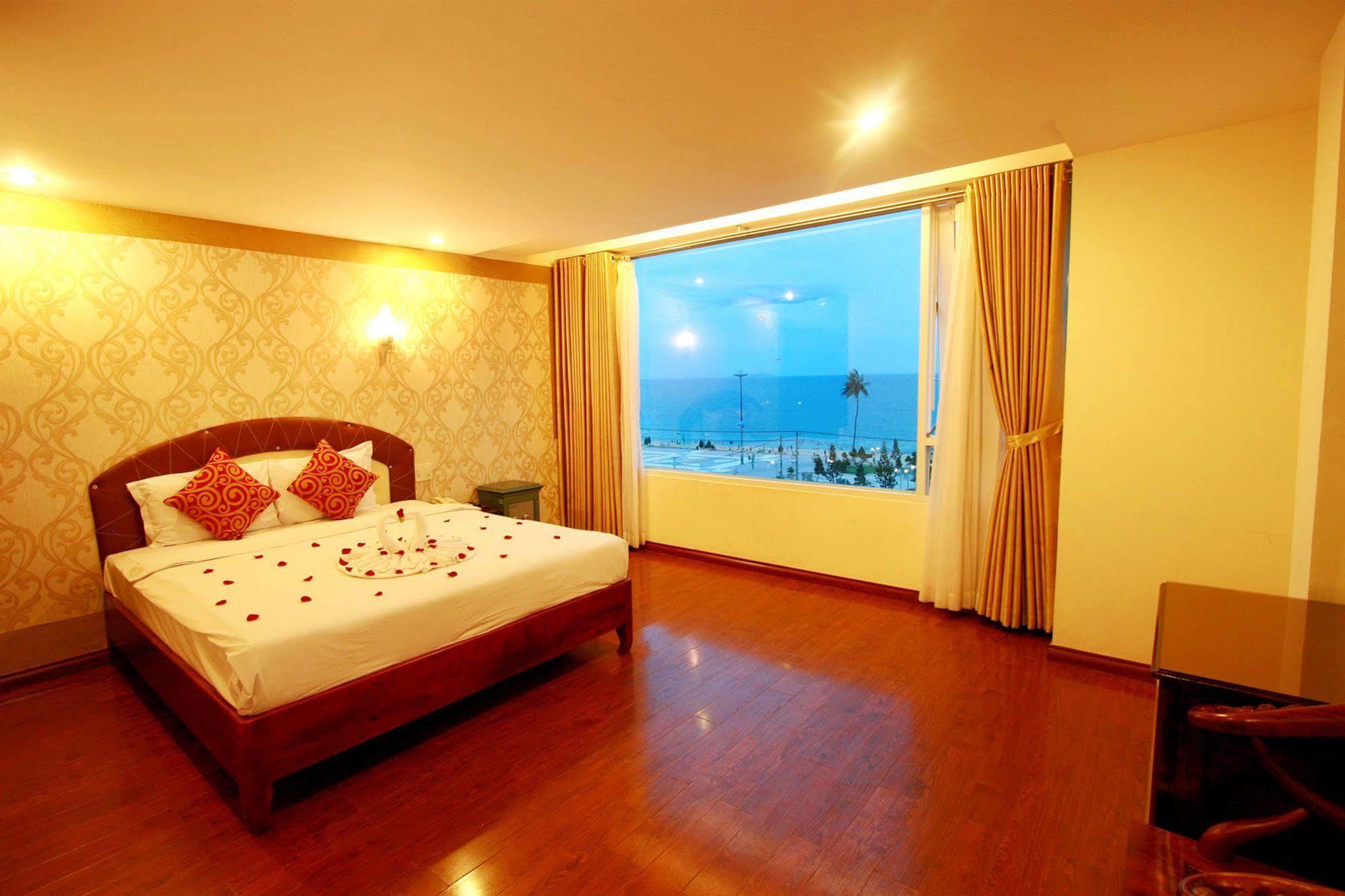 Ngan Ha - Galaxy Hotel