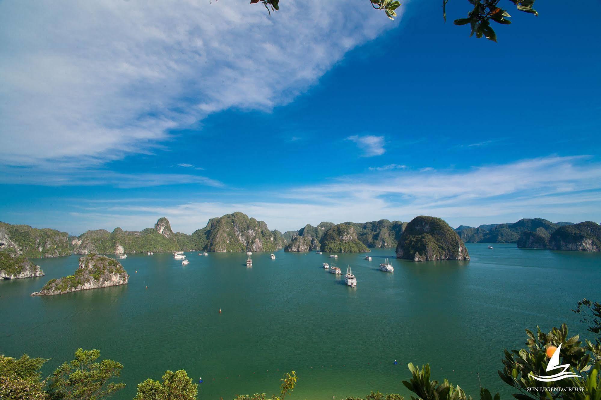 Botel Sun Legend Cruise Ha Long