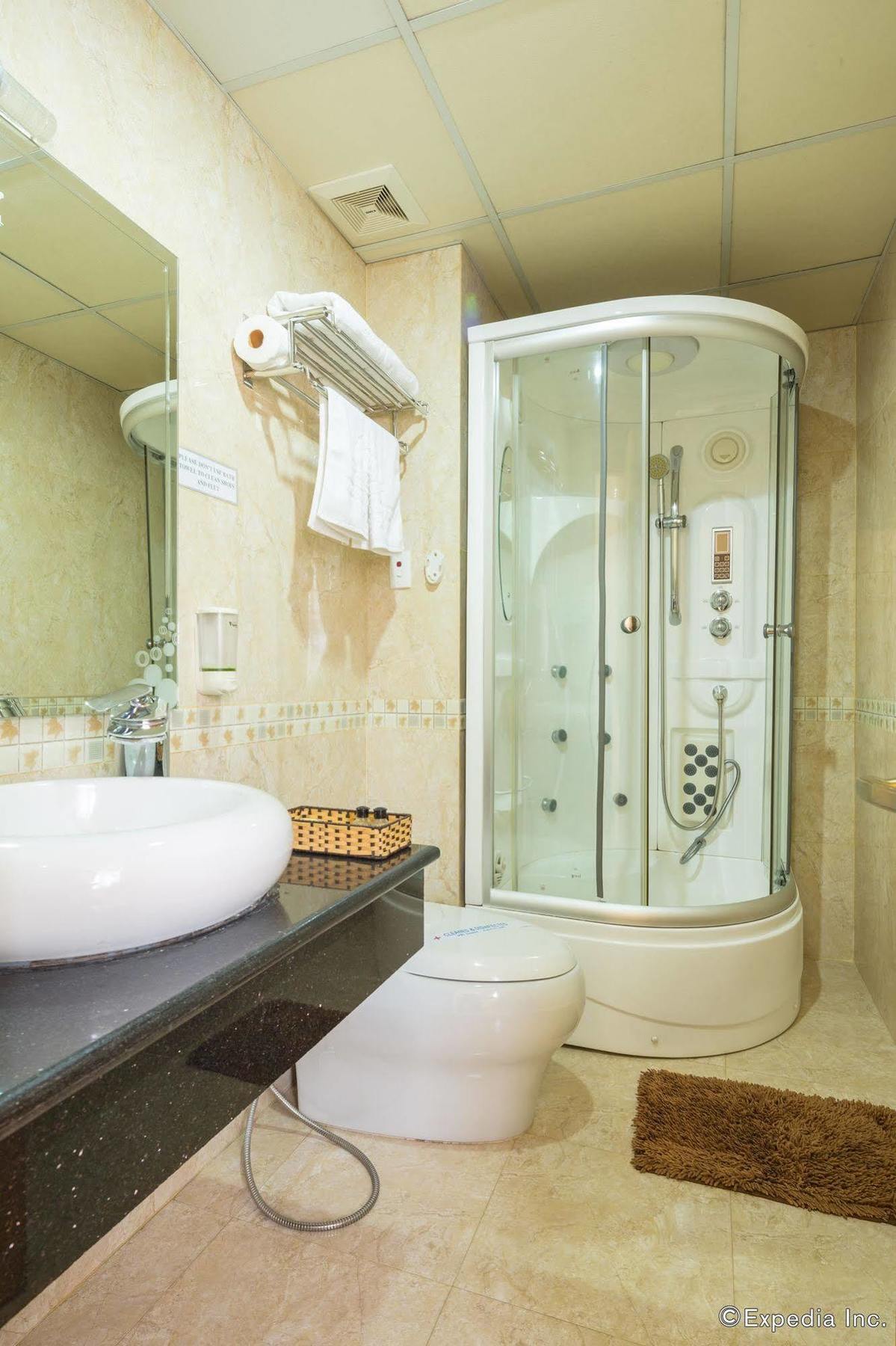 Vuong Tai Khách sạn 2*