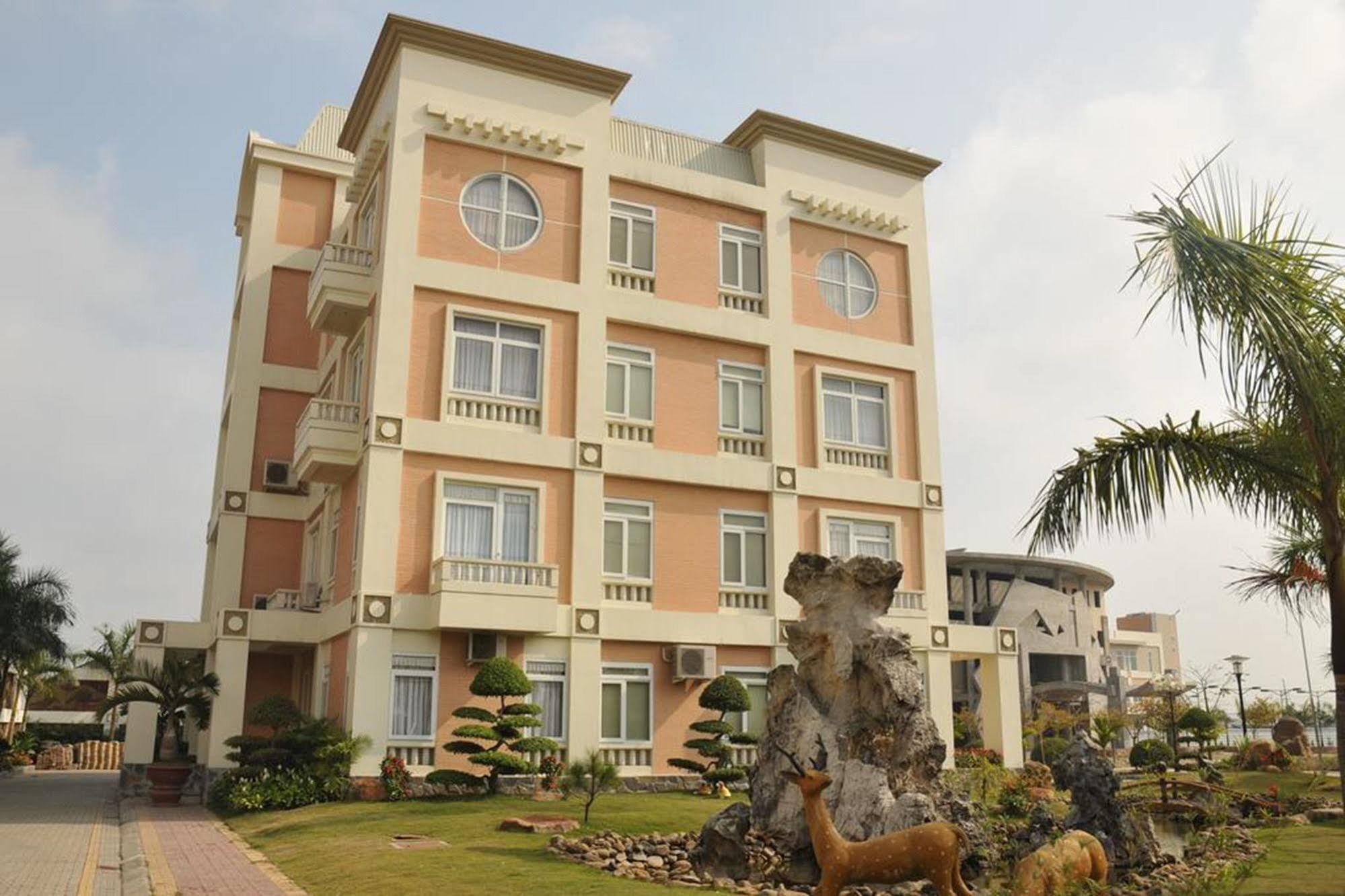 Camela & Hotel Hai Phong
