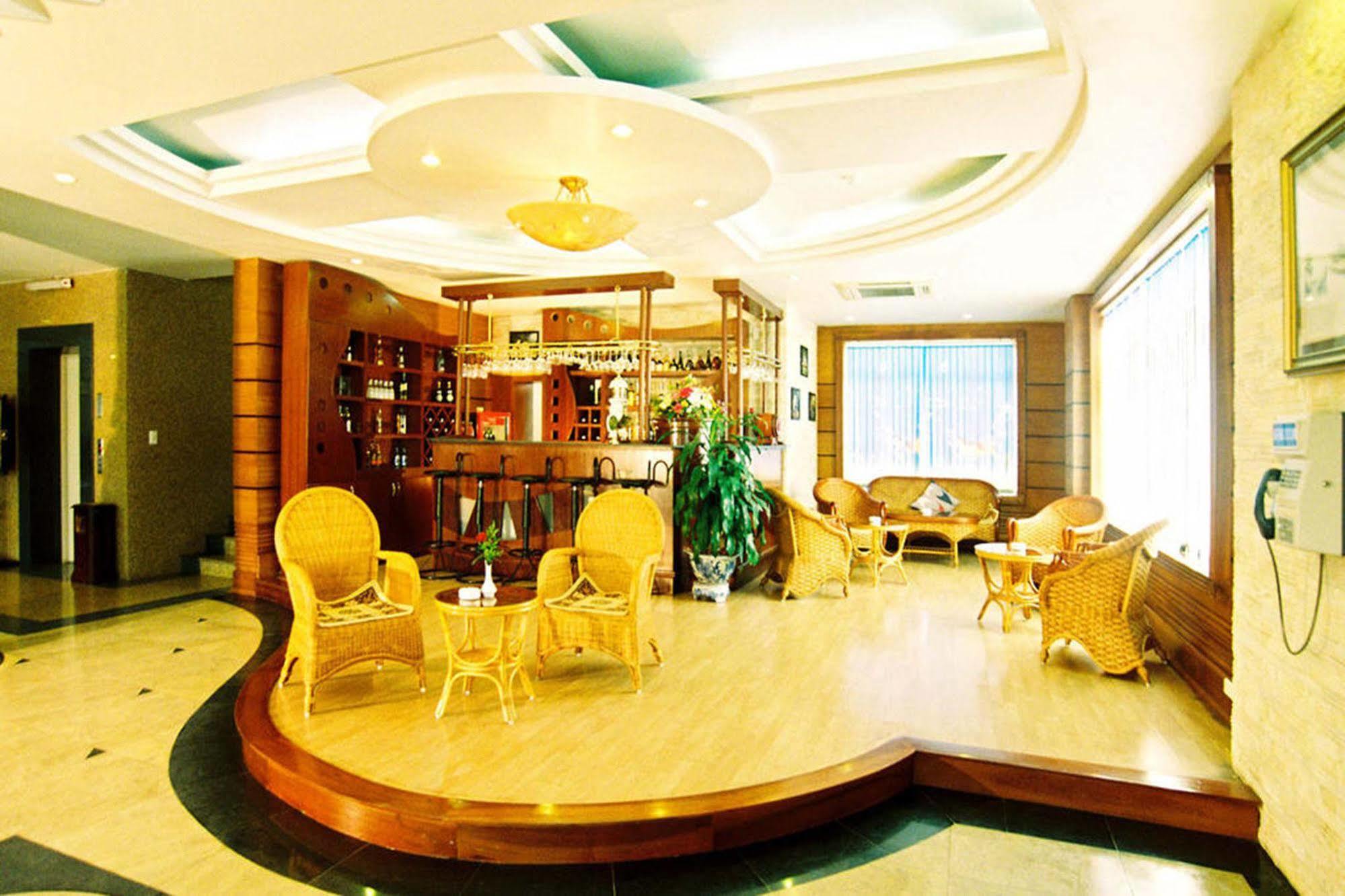 Camela & Hotel Hai Phong