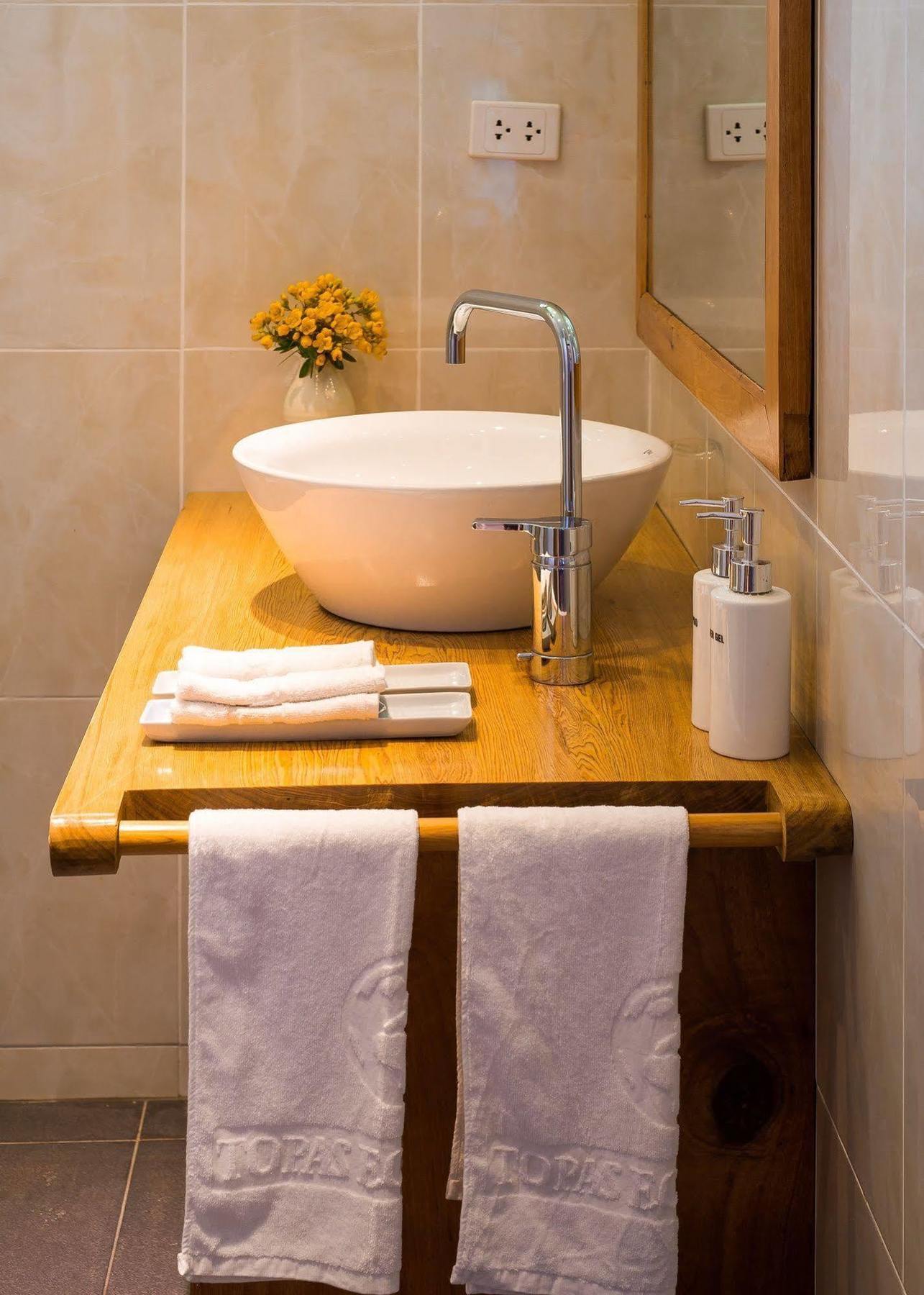 Topas Lodge *