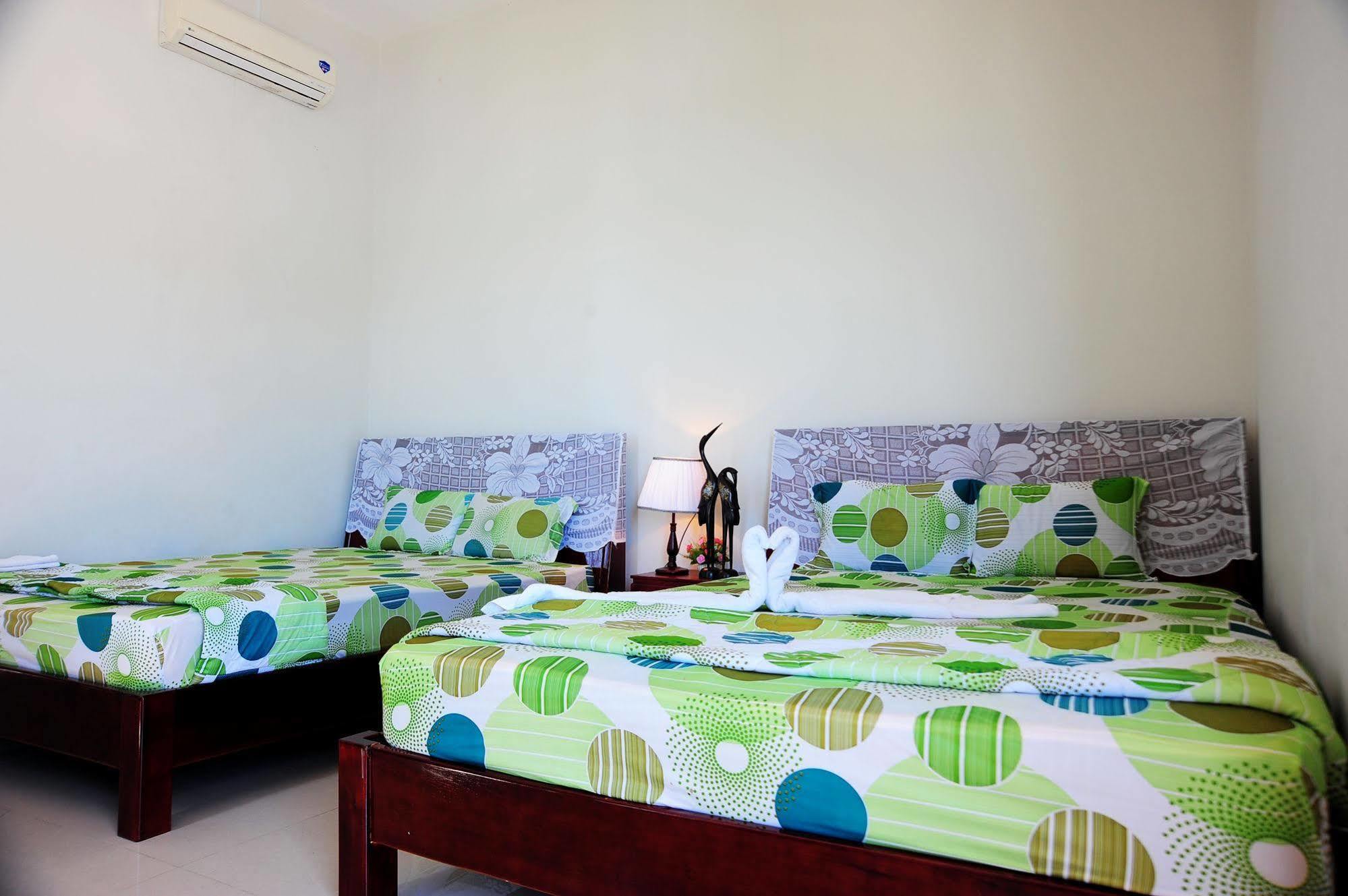 Minh Hung Hotel *