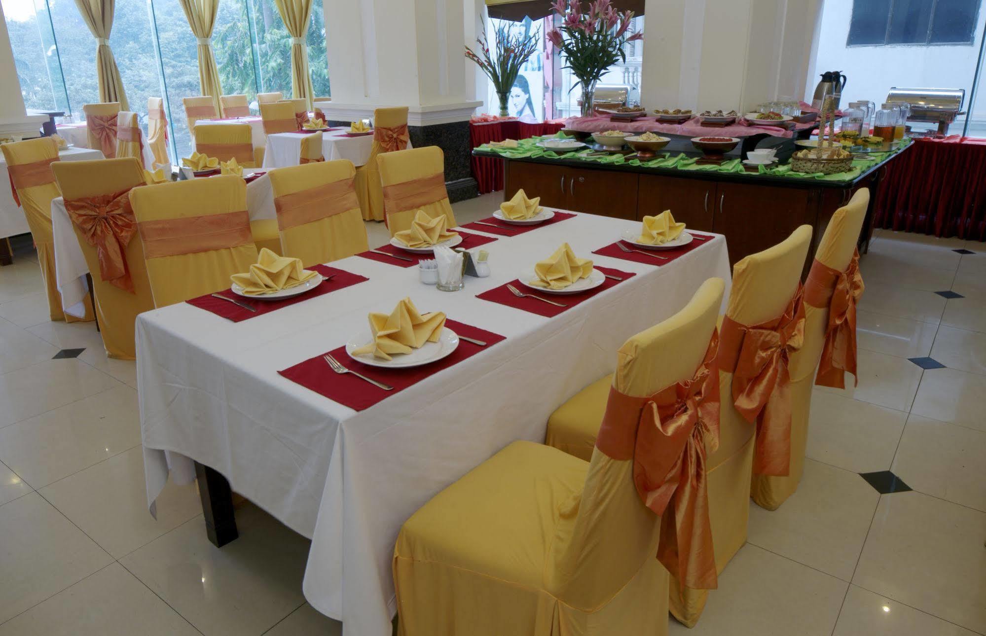 Khách sạn Danly