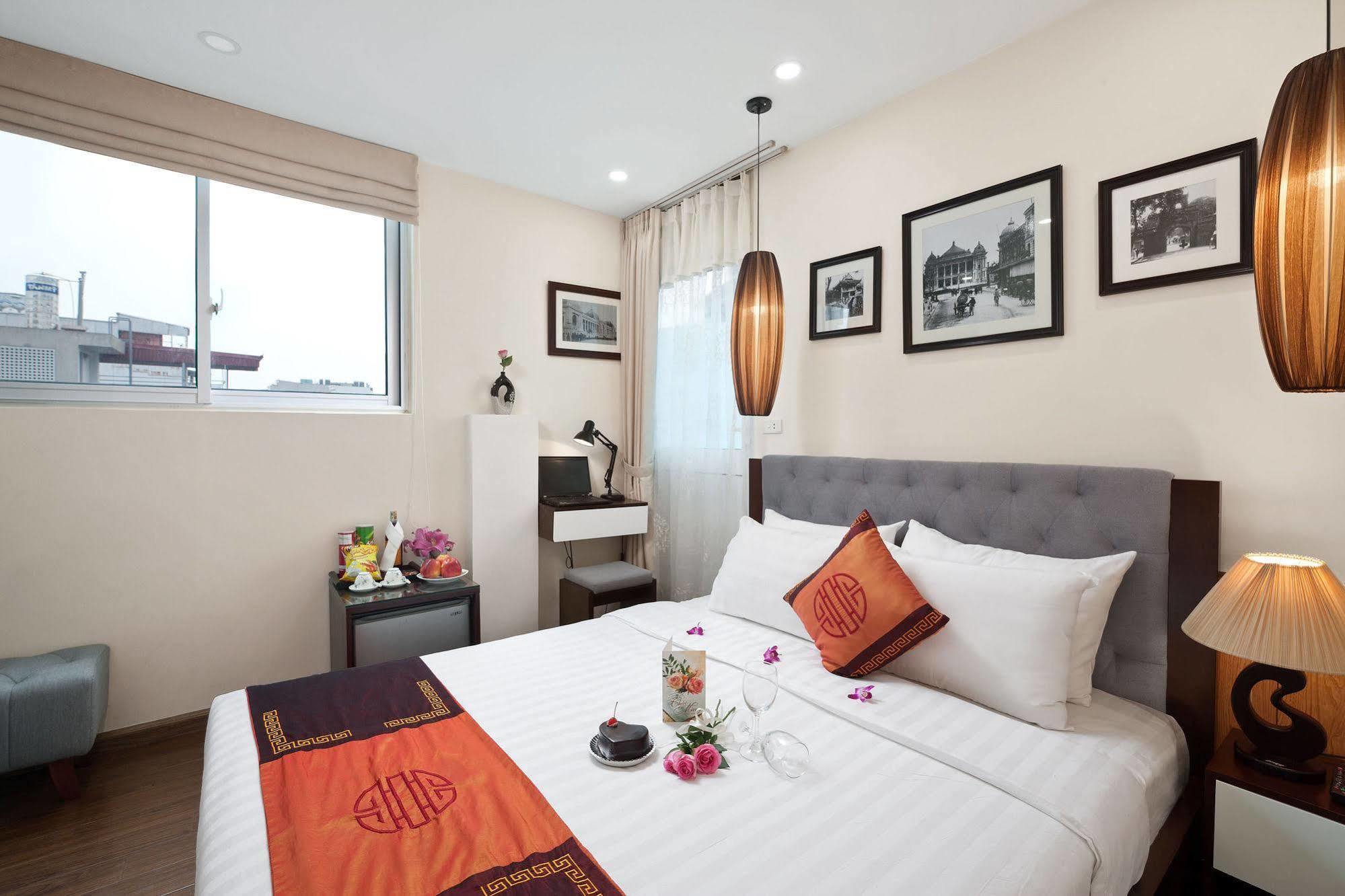 Symphony Hotel 3*