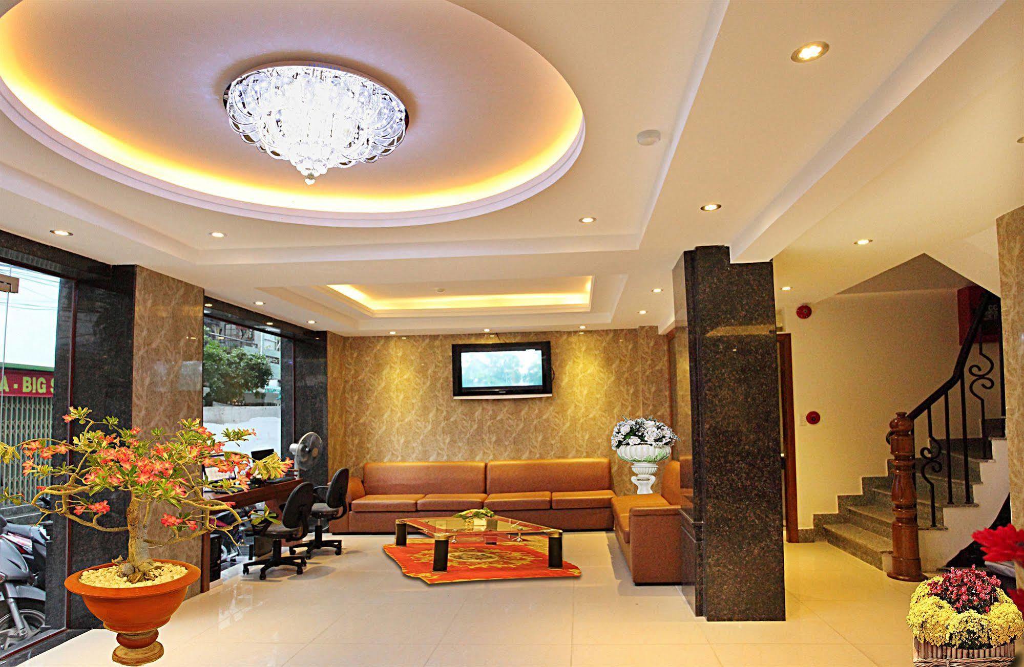 Golden Hotel