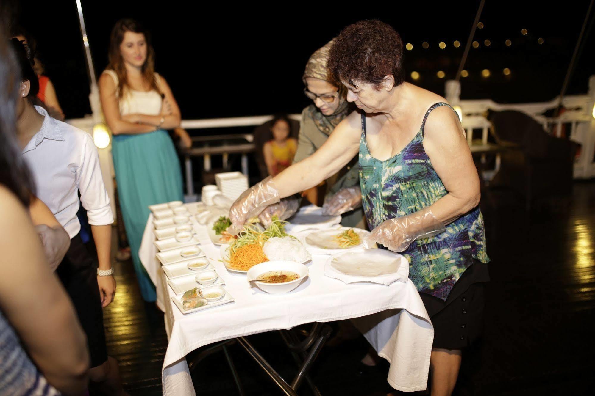  Syrena Cruises Ha Long
