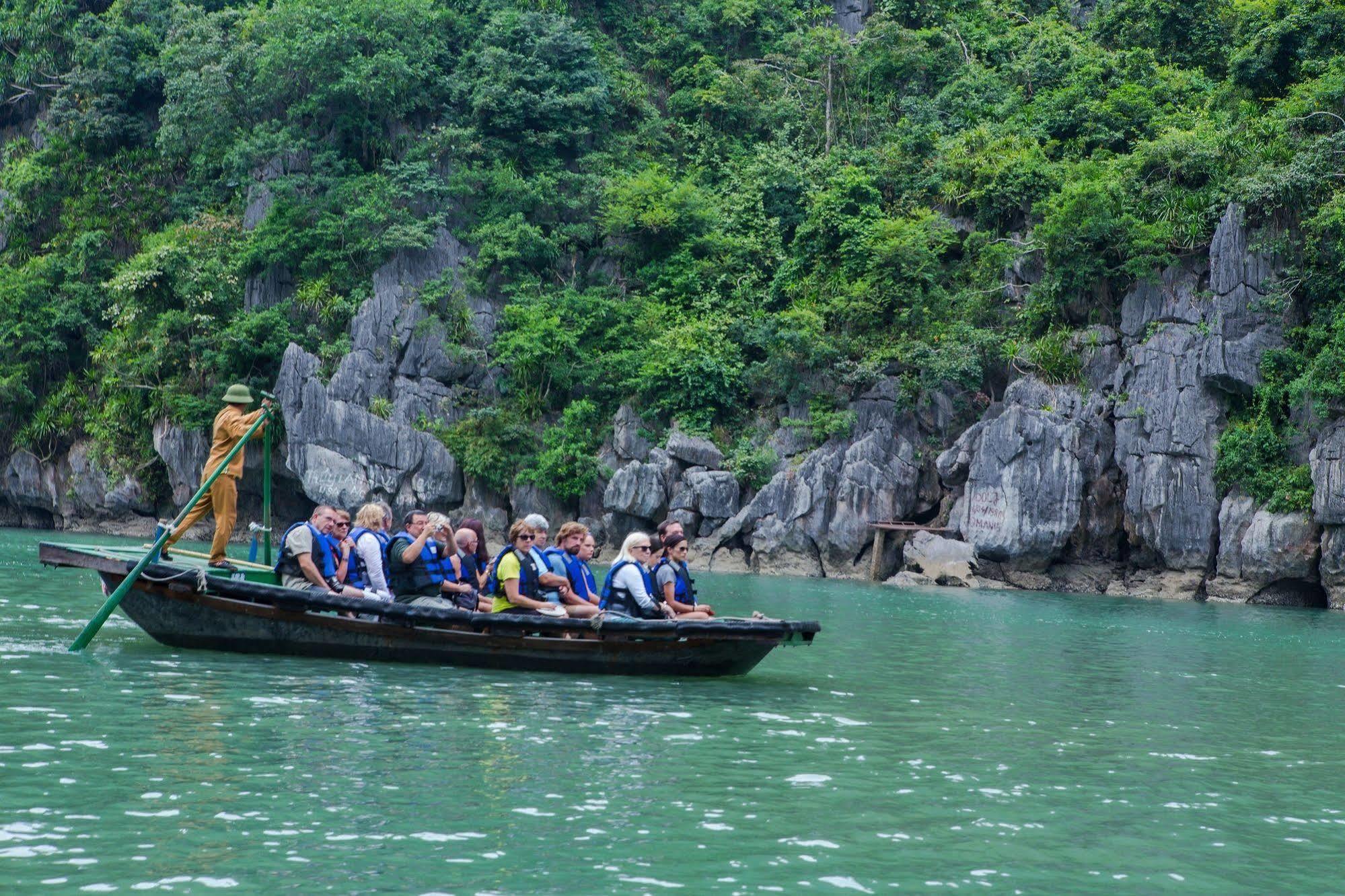 Syrena Cruises Ha Long