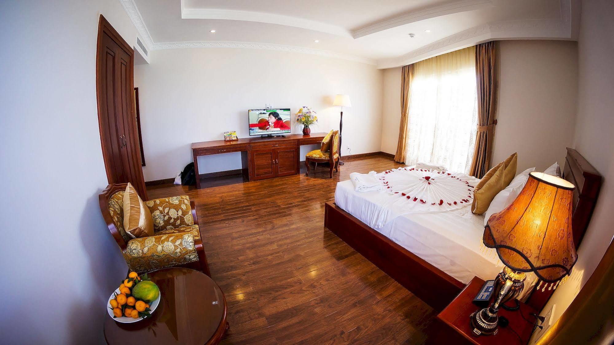 Khách sạn Palace Nha Trang