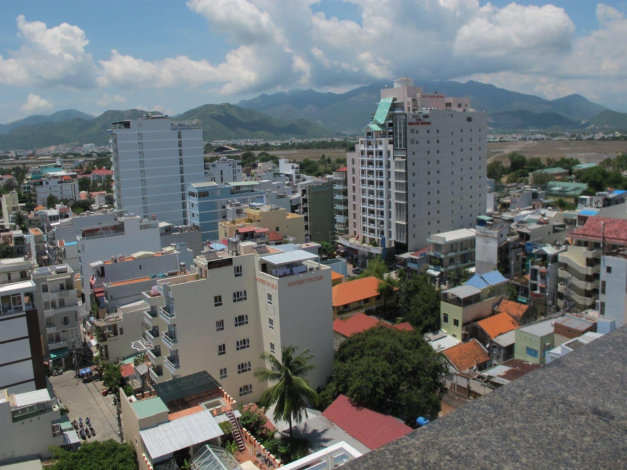 Nhi Phi Hotel Nha Trang