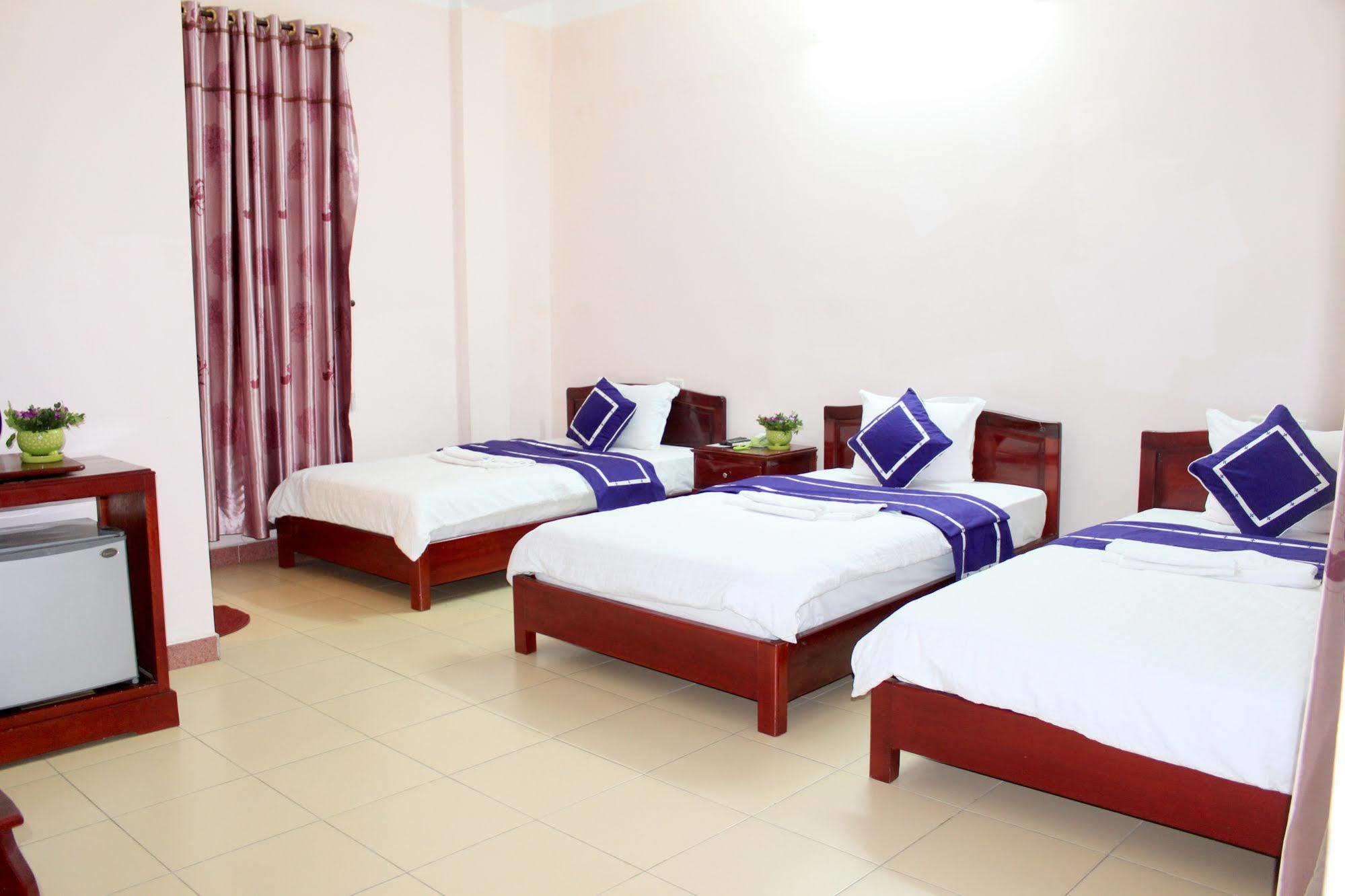 Khách sạn Ngôi Nhà Xanh