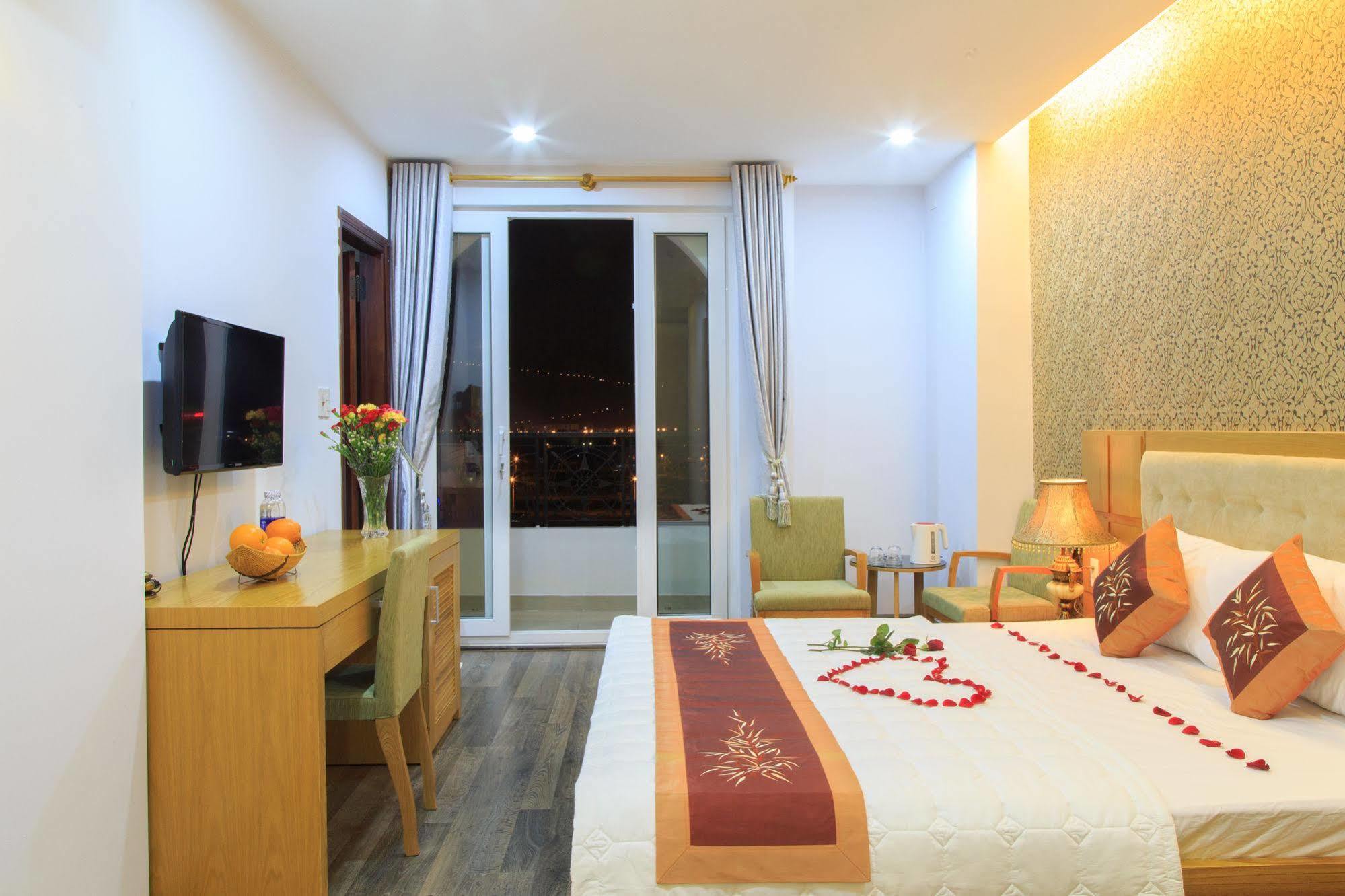 Hoai Sang Hotel 2*